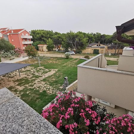 Apartments Riva Povljana Εξωτερικό φωτογραφία