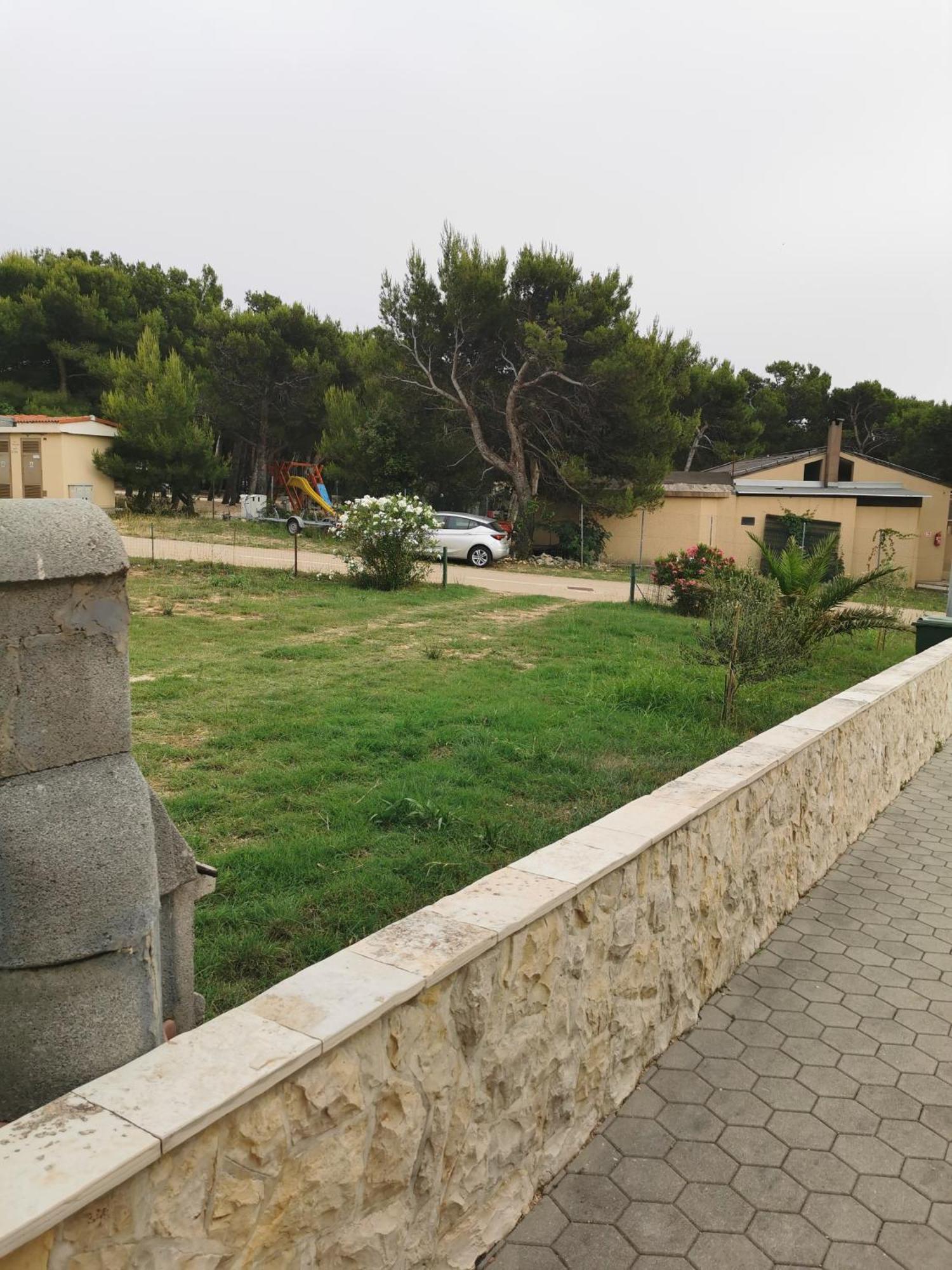 Apartments Riva Povljana Εξωτερικό φωτογραφία