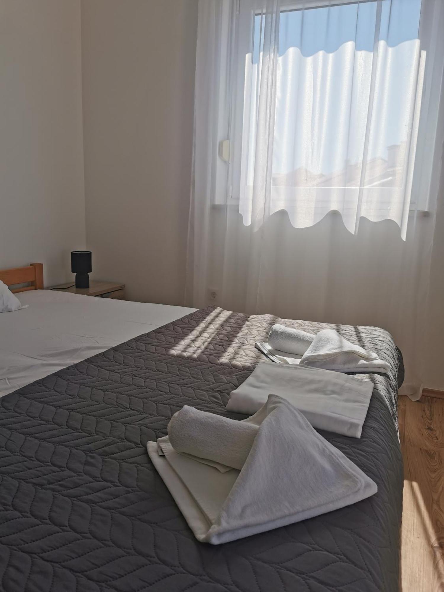 Apartments Riva Povljana Εξωτερικό φωτογραφία
