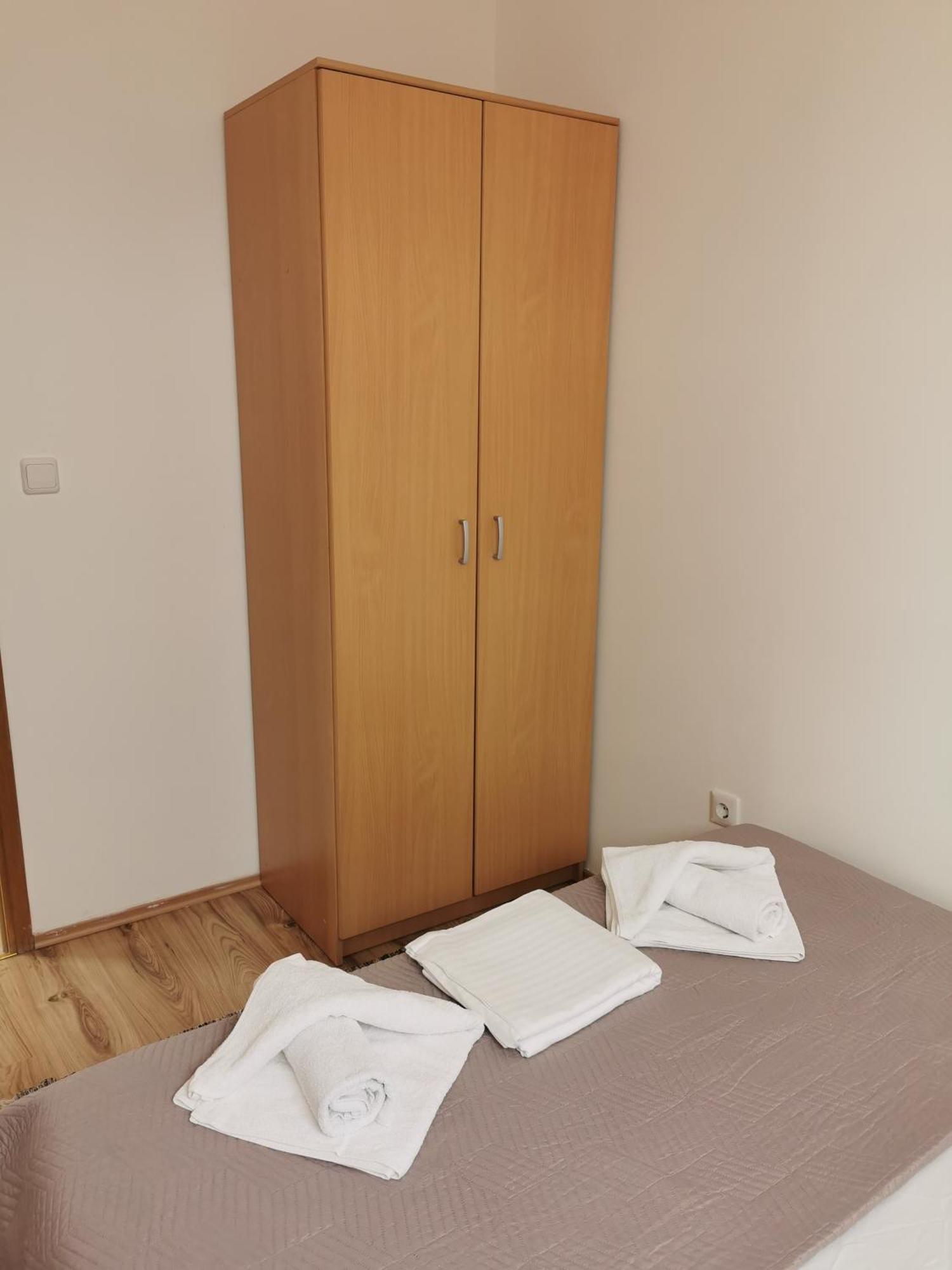 Apartments Riva Povljana Εξωτερικό φωτογραφία