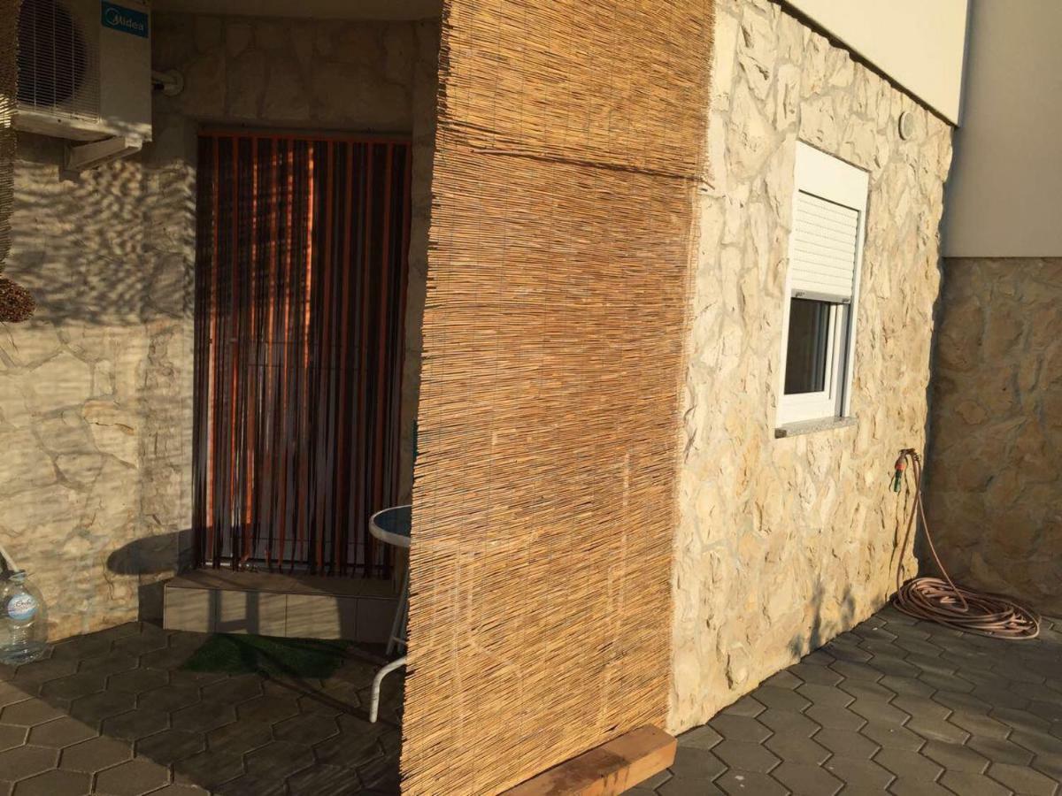 Apartments Riva Povljana Εξωτερικό φωτογραφία